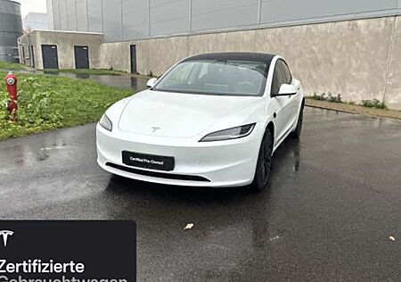 Tesla Model 3 Hinterradantrieb RWD 4 Türen