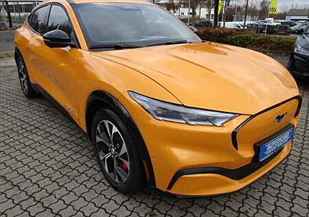 Ford Mustang Mach-E 75 kWh AWD 5 Türen