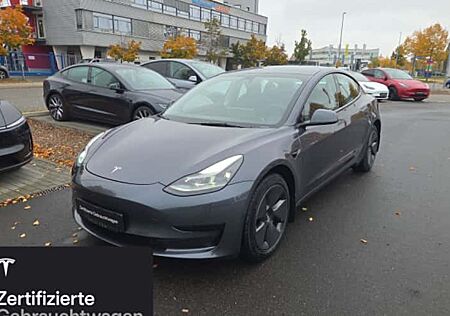 Tesla Model 3 Hinterradantrieb RWD 4 Türen