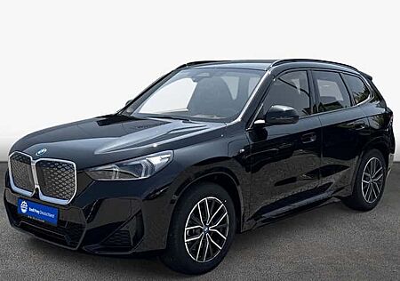 BMW iX1 xDrive30 5 Türen