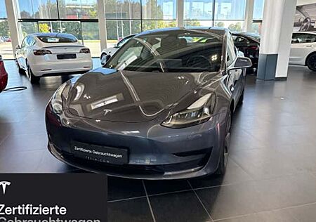 Tesla Model 3 Hinterradantrieb RWD 4 Türen
