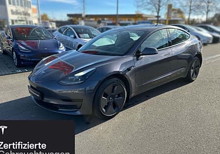 Tesla Model 3 Hinterradantrieb RWD 4 Türen
