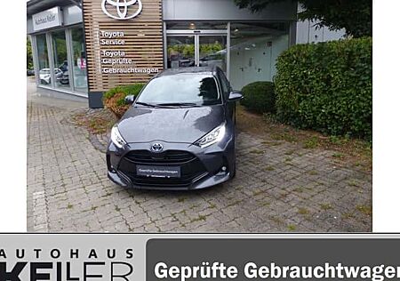 Toyota Yaris 1.5-l-VVT-i Hybrid CVT Team Deutschland 5 Türen