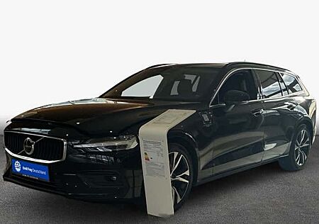 Volvo V60 B4 DCT Core 5 Türen
