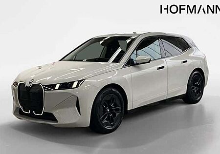 BMW iX xDrive45 5 Türen