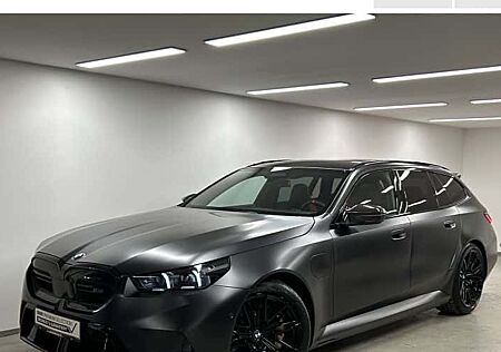 BMW M5 Plug-In Hybrid Touring xDrive A 5 Türen