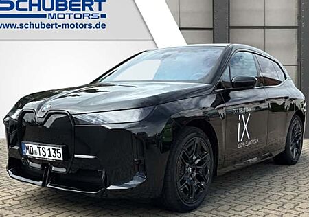 BMW iX xDrive60 5 Türen