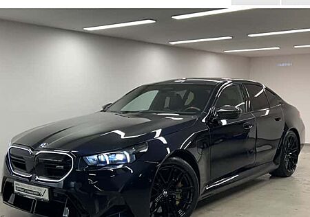 BMW M5 Plug-In Hybrid xDrive A 4 Türen