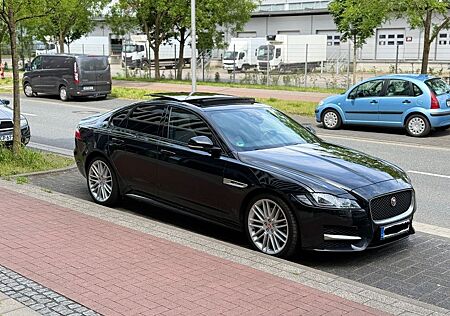 Jaguar XF 30d 300PS R-Sport Automatik R-Sport