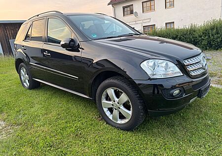 Mercedes-Benz ML 350 4MATIC Xenon AHK SD TÜV-Neu AMG Airmati