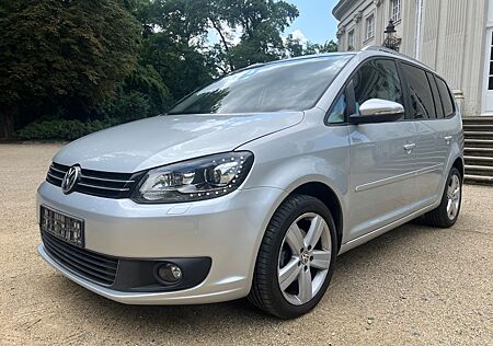 VW Touran Volkswagen 1.6 TDI *Panoramadach* 7-Sitzer* Xenon*