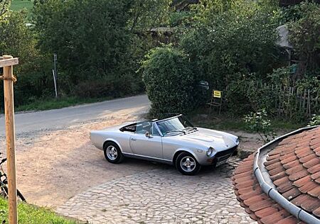 Fiat 124 Spider Einzelstück Cabrio runde Heckleuchten