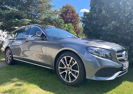 Mercedes-Benz E 220 E 220d T AVANTGARDE Autom. AVANTGARDE