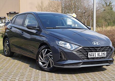 Hyundai i20 1.2 NAVI-KLIMAAUTOMATIK-ALU-KAMERA-SHZG-PDC-