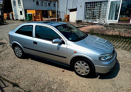 Opel Astra 1.6 Automatik -