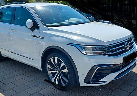 VW Tiguan Volkswagen 2.0 TDI DSG R-Line AHK Navi