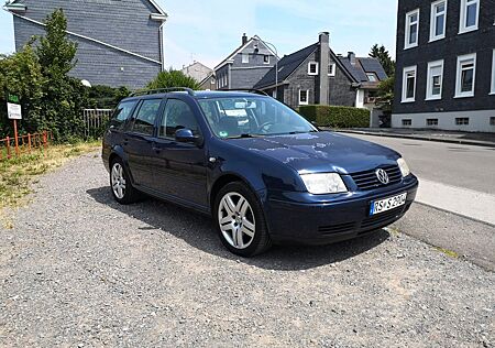 VW Bora Volkswagen 2.3 V5 Variant
