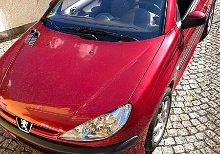 Peugeot 206 CC Cabrio bordeauxrot HU -08/26 (Youngtimer)