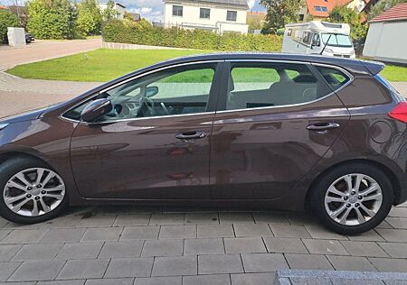 Kia Cee'd / Ceed 1.6 CRDi Vision Vision