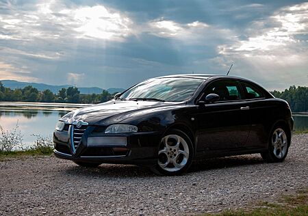 Alfa Romeo GT 1.9 JTD 16V M-Jet Distinctive Distinctive
