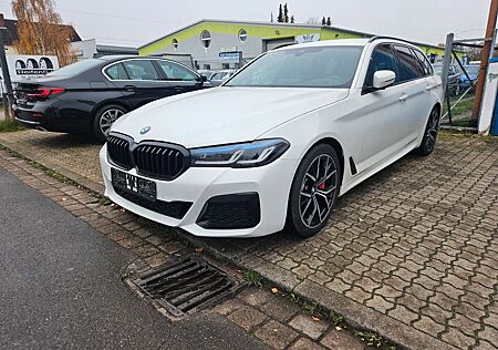 BMW 520d *M-SPORT*HUD**AHK*KOMF.SITZE*SITZBELÜFTUNG