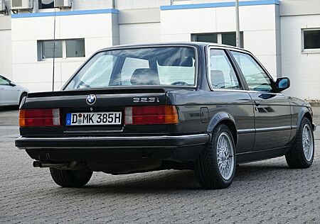 BMW 323i E30 150PS mit Klimaanlage