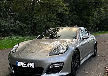 Porsche Panamera GTS/VOLL/FINANZIERUNG/SCHECKHEFT