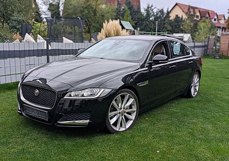 Jaguar XF 20d 180PS Portfolio Automatik Portfolio