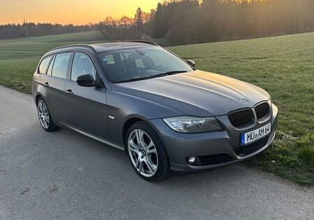 BMW 320d Touring Edition Sport; Foliert Matt Grau