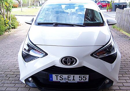 Toyota Aygo (X) Aygo (X) 1,0-l-VVT-i x-play club