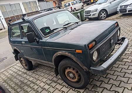 Lada Niva 1.7i Only