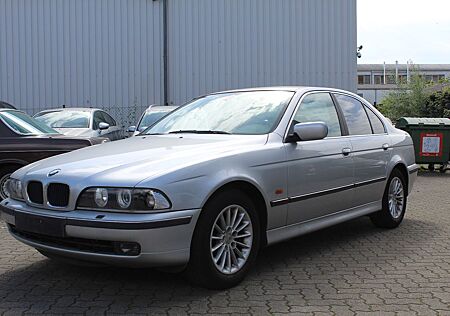 BMW 523i