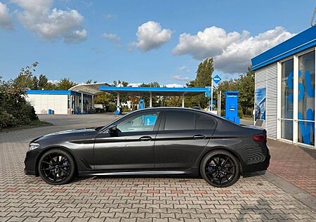 BMW M550i xDrive | Vollausstattung | 20 Zoll |