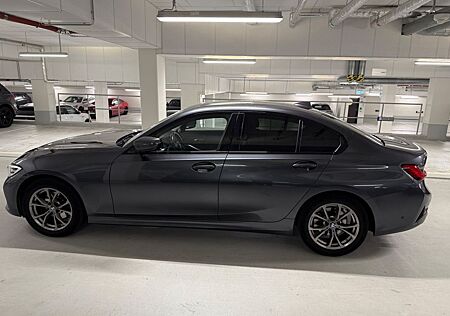 BMW 320i Sport Line Automatik