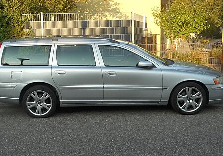 Volvo V70 2.4D AWD Summum 120kW Automatik Summum