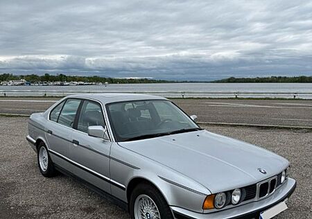 BMW 520 Oldtimer -H-Kennzeichen - scheckheftgepflegt