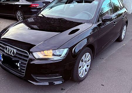 Audi A3 1.6 TDI ultra Attraction Sportback Attraction