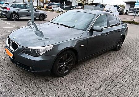 BMW 520 E60 M54 Motor*Schiebe*AHK*PDC HU 04/27