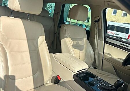 VW Touareg Volkswagen 3.0 V6 TDI Tiptr Exclusive BMot Tech...