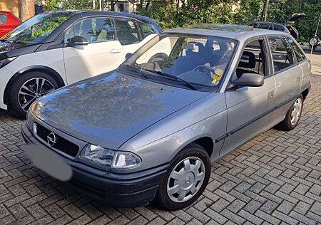 Opel Astra 1.6