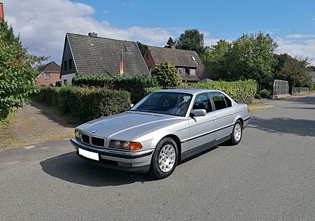 BMW 730i V8 Manual*TÜV Neu*Klima*lückenlos Service!