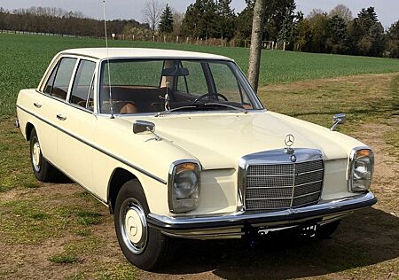 Mercedes-Benz 200