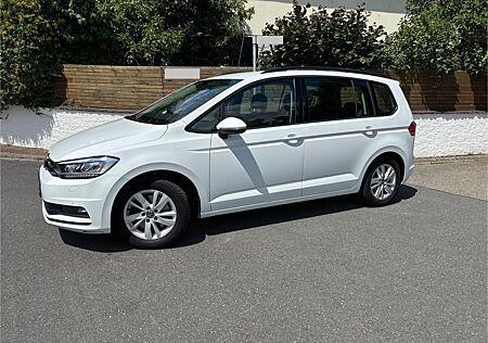 VW Touran Volkswagen 2.0 TDI Comfortline AHK. RÜCKFAHRK.