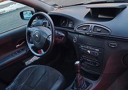 Renault Laguna Grandtour Initiale 2.0 dCi AHK Standh.