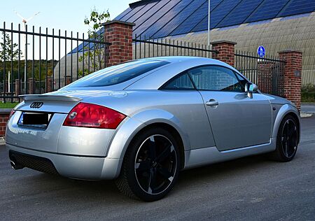 Audi TT Coupe 1.8T 132 kW -