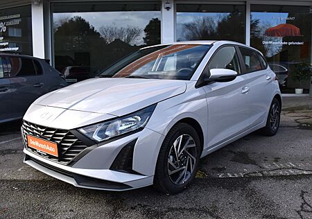 Hyundai i20 1.2 79 PS Navi Kamera SHZ PDC Alu16 VORLAUF