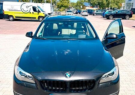 BMW 525d xDrive Touring A Modern Line Modern Line