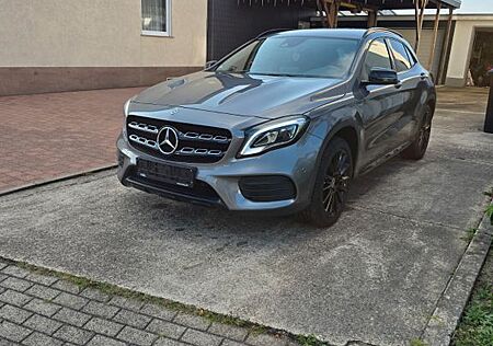 Mercedes-Benz GLA 220 d DCT - AMG NIGHT PAKET