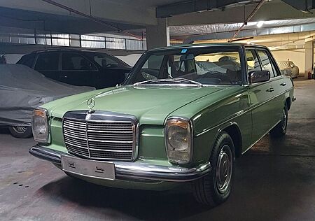 Mercedes-Benz 250 W114 automatic