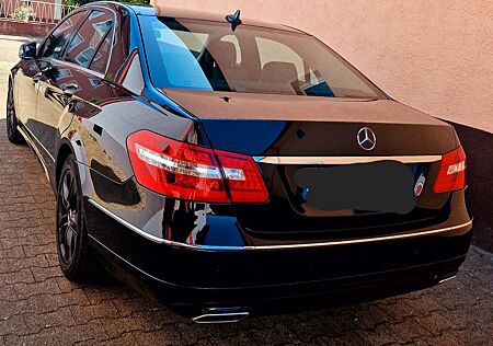 Mercedes-Benz E 220 CDI BlueEFFICIENCY AVANTGARDE AVANTGARDE